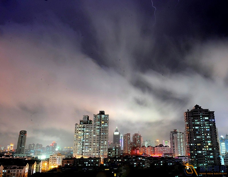 安防監(jiān)控設備如何防雷雨？