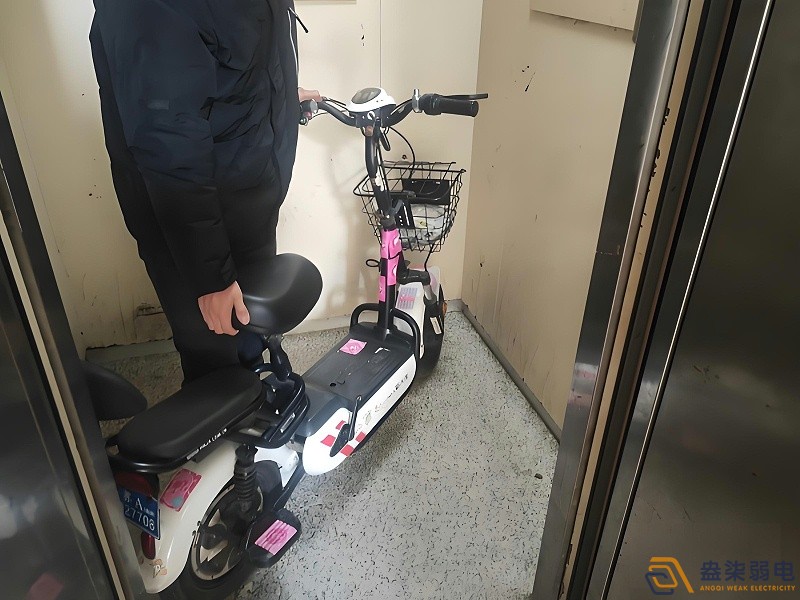 電瓶車入電梯隱患大，語音告警守安全